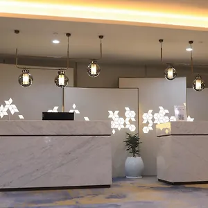 5* Hotel Skylight In-terminal
